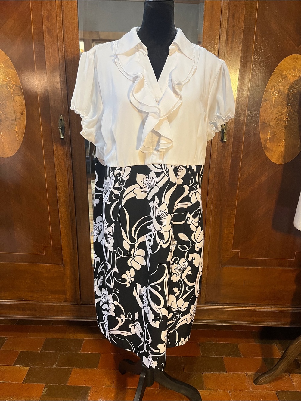 VOIR VOIR size 16 black and white short sleeve dress 3232